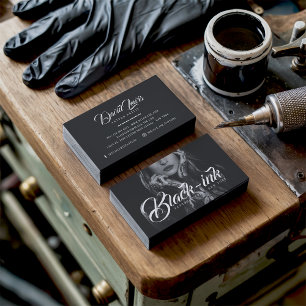 Tattoartist svartvit fotoskript typografi visitkort
