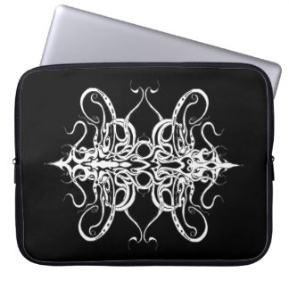 Tattodesign för svarta och vita Abstrakter Laptop Sleeve