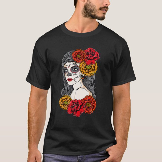 Tattofärgad blomma i Day of the dead med sockersku T Shirt (Framsida)