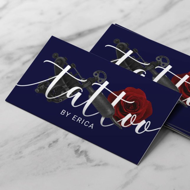 Tattoo Artist Tattoo Gun & Ro Typography Navy Visitkort (Skapare uppladdad)