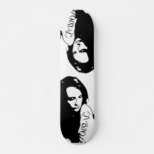 Tattooed Girl Mini Skateboard Bräda 18,5 Cm