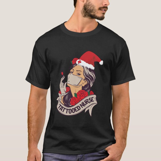 Tattooed Nurse RN jultomten Hat Nurse Practi T Shirt (Framsida)