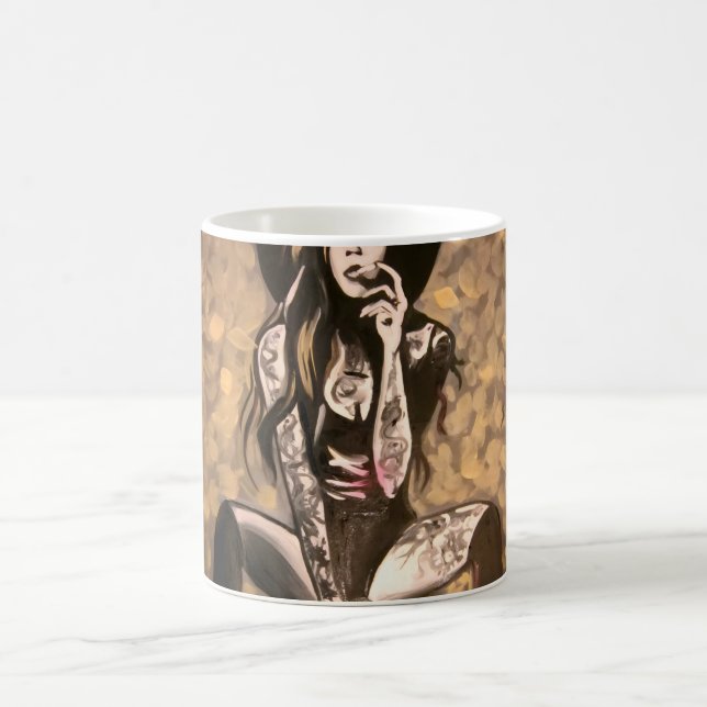Tatuerad kvinna i guld  kaffemugg (Center)