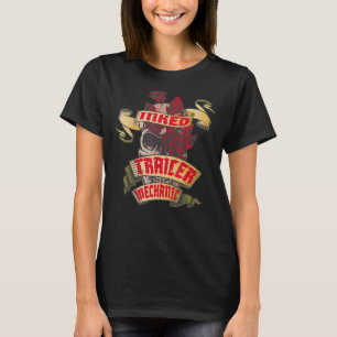 Tatuering av släpfordonets mekaniska hölje och Röd T Shirt