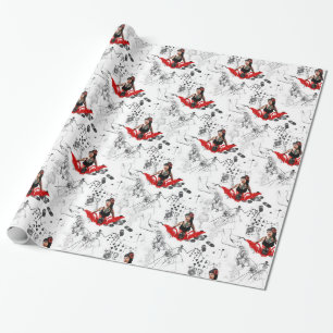 Tatueringen klämmer fast upp presentpapper