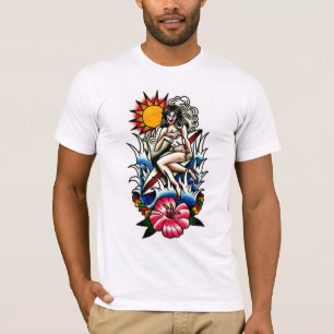 Tatueringsurfareutvikningsflicka med t-shirt