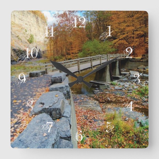 Taughannock nedgångdelstatspark fyrkantig klocka (Framsida)
