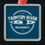 Taunton River Massachusetts Kayaking Julgransprydnad Metall<br><div class="desc">Tunntonfloden flyter fritt utan dammar eller andra översvämningar från bildandet vid sammanflödet av Matfield och Town Rivers i Bridgewater till den punkt 40 sjömil nedströms där den rinner in i Mount Hope Bay.</div>