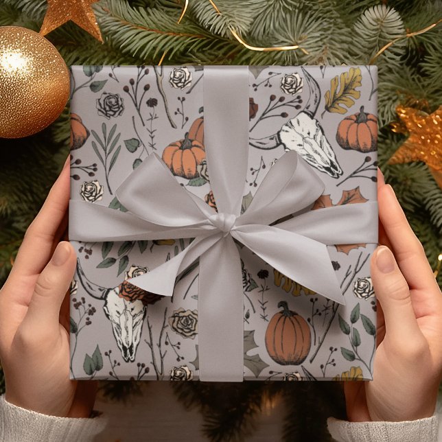 Taupe Grått Fall Harvest and Cow Döskallars Hallow Presentpapper (Hand-DrawnCow Skull & Fall Harvest Illustrations. Skull, Pumpkins, Roses, Leaves, Berries & Branches)