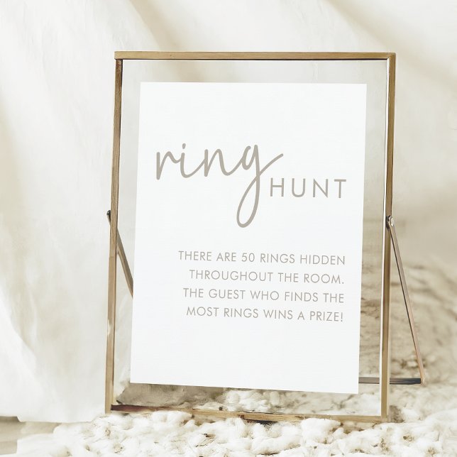 Taupe och vit minimal Möhippa Ring Hunt Poster (Skapare uppladdad)