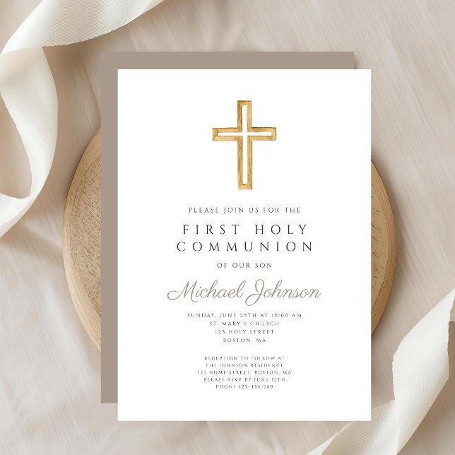 Taupe Script Religiöst Kors Pojke Första Kommunion Inbjudningar (Taupe Script Religious Cross Boy First Communion Invitation)