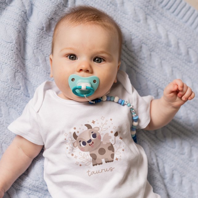 Taurus Baby: "Tiny Bull's Celestial Comfort" T Shirt (Skapare uppladdad)