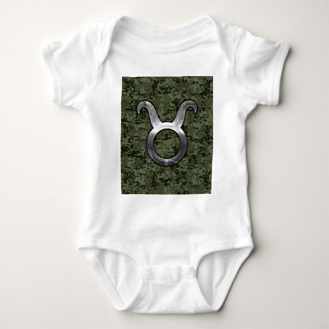 Taurus Sign on Woodland Grönt Digital Camouflage T-shirt (Framsida)
