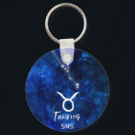 Taurus Zodiac Constellation Blue Galaxy Monogram Nyckelring<br><div class="desc">Taurus Zodiac Constellation Blue Galaxy Monogram Design. Med trendiget Brygdelat skriptteckensnitt, Mörk blått vattenfärgsbakgrund struktur, Glowing star konstellation och Bull-symbolen. Modern Astrological Sign Birth Horoscope, är perfekt för vilken dag som helst från Tauriens födelsedag från den 20 april till den 20 maj! Med Monogrammed första Mitten och efternamn (eller lämna...</div>