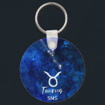 Taurus Zodiac Constellation Blue Galaxy Monogram Nyckelring<br><div class="desc">Taurus Zodiac Constellation Blue Galaxy Monogram Design. Med trendiget Brygdelat skriptteckensnitt, Mörk blått vattenfärgsbakgrund struktur, Glowing star konstellation och Bull-symbolen. Modern Astrological Sign Birth Horoscope, är perfekt för vilken dag som helst från Tauriens födelsedag från den 20 april till den 20 maj! Med Monogrammed första Mitten och efternamn (eller lämna...</div>