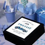 Tävla Car Boy's Birthday Gift Box Minnesask<br><div class="desc">Om du är tittar för en underbar keepsakes presentlåda för den speciella pojken i ditt liv, så titta inte längre! Den här tävlan är en matlagad presentlåda för en liten pojke! Presentrutan är så enkel att anpassa - om det är för en andra födelsedag kan du behålla designtexten som den...</div>