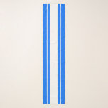 Tävlan Rand i Bright Nautical Blue White Classy Sjal<br><div class="desc">Den här klassiska,  sportsliga designen har ett vitt center rand med flytande vitt streck. Rand i de yttersta randområdena är ljusblått.</div>