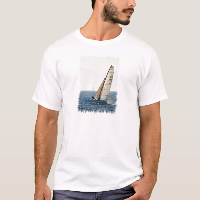 Tävlings- segelbåtmanar T-tröja T-shirt (Framsida)