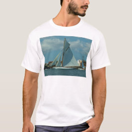 Tävlings- yacht för klassiker t-shirt