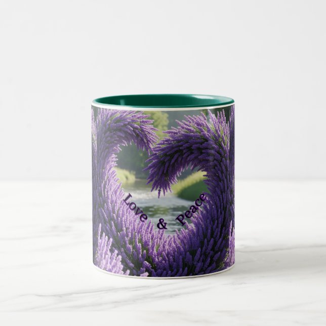 Taza con diseño de lavanda – Love and Peace  Två-Tonad Mugg (Center)