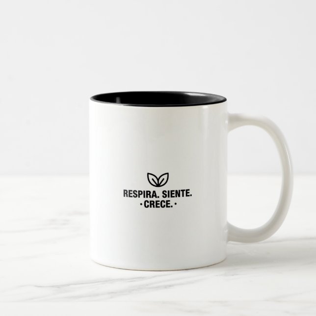 Taza con Frase Inspiradora "Respira, Siente, Cree" Två-Tonad Mugg (Höger)