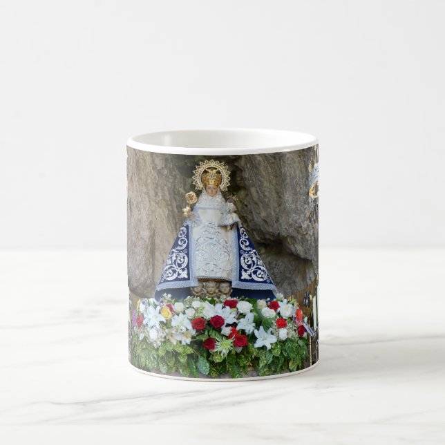 taza Virgen de Covadonga en Asturias, España Kaffemugg (Center)