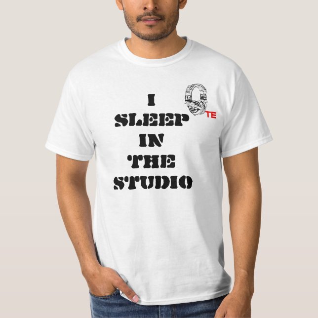 te ISLEEPINTHESTUDIO T-shirt (Framsida)