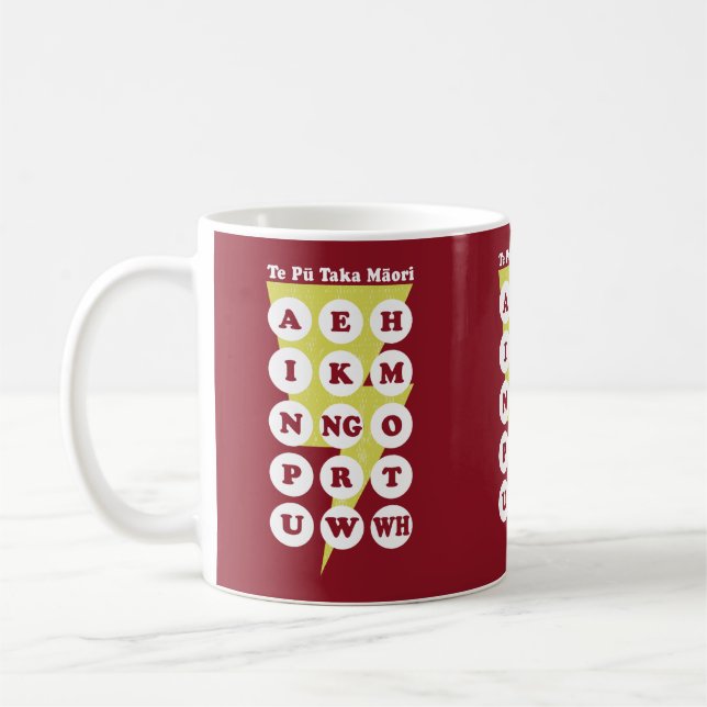 Te Pu Taka Maori Maori Alphabet Kaffemugg (Vänster)