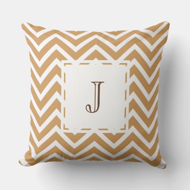 Tea Brown klassisk chevron-monogramdesign Kudde (Framsida)