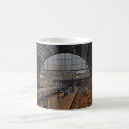 Tea eller Kaffe- Kung Kor Station London. Kaffemugg
