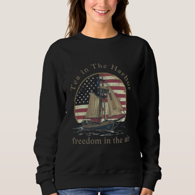 Tea i Harbour-friheten i luft 4:e juli q T Shirt (Framsida)