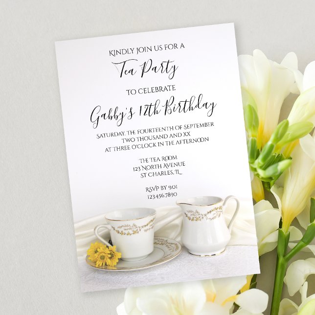 Tea Kopp och Gult Daisy Födelsedag Tea Party Inbjudningar (Skapare uppladdad)