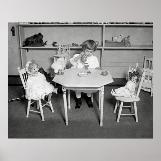 Tea Party med Dolls, 1923. Vintage Photo Poster (Framsidan)