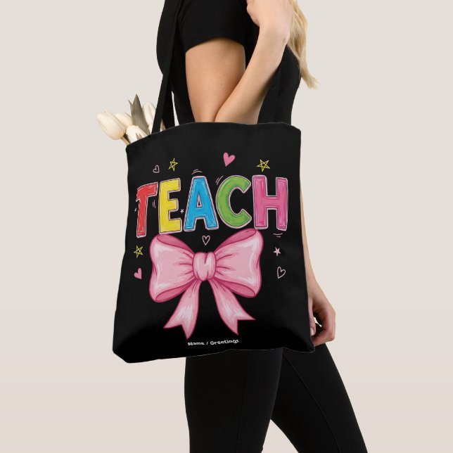 Teach Coquette Bow Crayon Teacher Kids Funny Tygkasse (Närbild)