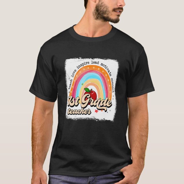 Teach Kärlek Inspire 1st Klass Lärare tillbaka til T Shirt (Framsida)