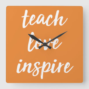 Teach Kärlek Inspire Idéfras Fyrkantig Klocka