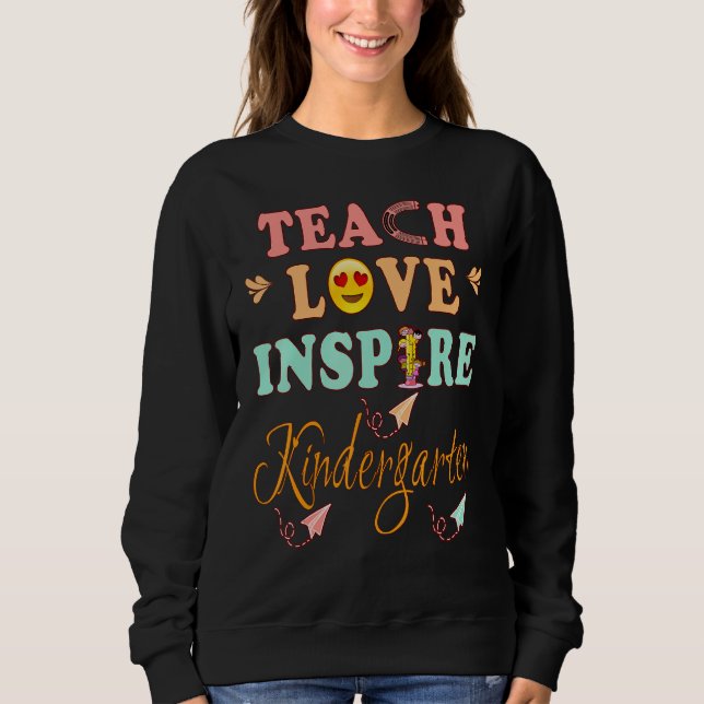 Teach Love Inspire Kindergarten History Teacher Es T Shirt (Framsida)