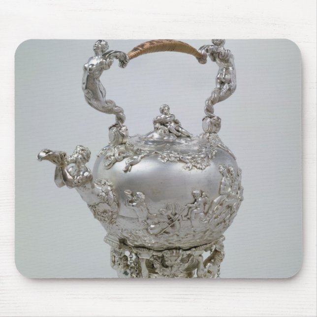 Teakettle och stativ vid C.Kandler, London, 1730 Musmatta (Framsidan)