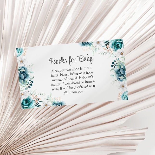 Teal and Off-White Wildblommor Bokar för Baby Tilläggskort (Teal and Off-White Wildflowers Books for Baby Enclosure Card on a sunny white dry palm leaf.)