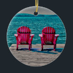 Teal Beach Adirondack Ordförande Rustic Bröllop Julgransprydnad Keramik<br><div class="desc">Herr och fru bröllop Adirondack är stolar på en trädocka över sjö. Trendig,  chic,  modern,  strand,  regnstuga. Rosa,  teal,  turkos nygift. Upphovsrätt Marg Seregelyi Fotography.</div>