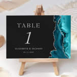 Teal Blue Agate Silver Mörk Bröllop Bordsnummer<br><div class="desc">Det moderna bordsnumret bröllop i kant i eleganten har ett färgkort i höger som är färgat i och där gräns trimmat med faux silver glitter. Anpassadet kombinerar silver grått Roman serif,  italic och copperplate typsnitt på en svartvit bakgrund.</div>