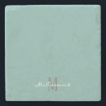 Teal Blue Modern Script Girly Monogram Namn Stenunderlägg<br><div class="desc">Skydda ditt kök bord med denna Teal Blue Modern Script Girly Monogram Namn Stone Underlägg. Var och en har en enkel chic av klass med en fast vattenhaltig tealblått bakgrund. Ditt initialtecken är ljust grått och namn är i vitt skrivna kalligrafskript på nedre mitten. Gör en underbar bröllop, en möhippa...</div>