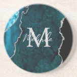 Teal Blue och Silver Marble Agate Underlägg<br><div class="desc">Denna underlägg har en elegant och en glamorös marmorbakgrund med geode gemstone-detaljer och faux silver glitter-accents. Monogrammet kombinerar handskript och modernt sans serif typsnitt för ett klassigt och sofistikerat utseende. Detta kommer att bli den idealiska presenten eftersom den kan anpassas med namn och en början. De djupa tårblått huven gör...</div>