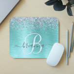 Teal Brushed Metall Silver Glitter Monogram Namn Musmatta<br><div class="desc">Anpassa enkelt trendigets chic med musmatta med söt silver mousserande glitter på en teal borstad metallbakgrund.</div>