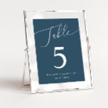 Teal Minimal Bröllop Bordsnummer<br><div class="desc">Minimal och elegant bröllop-bordsnummer med modern skripttext som säger "Bord" överst på tealbakgrunden.</div>