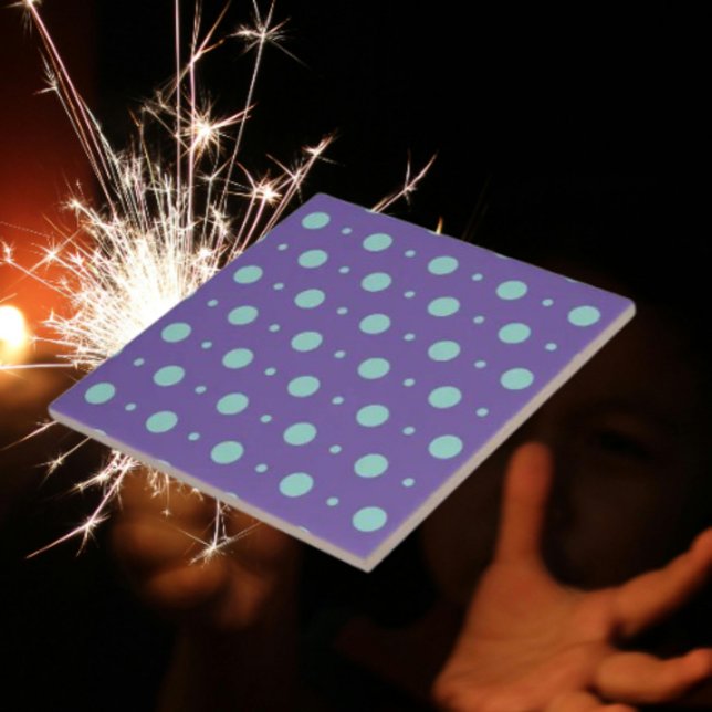 Teal Polka dots på Lila Ceramic Tile Kakelplatta (Skapare uppladdad)