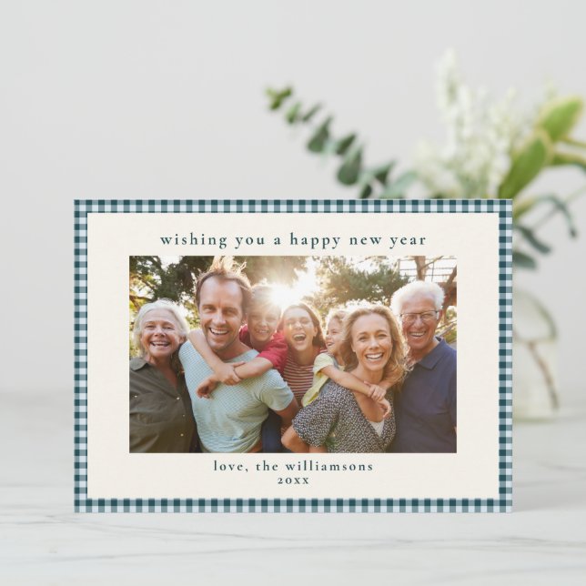 Tealblå Gingham Familjefoto Nyår 2027 Julkort (Stående Fram)