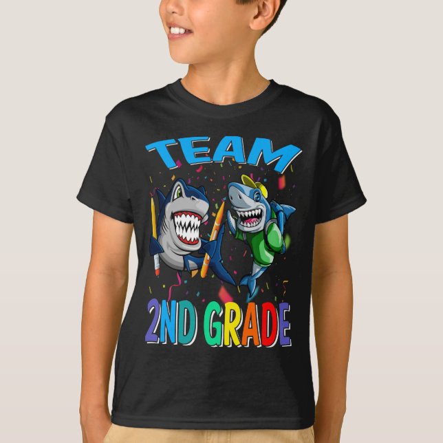 Team 2, Klass Shark Back to school T Shirt (Framsida)