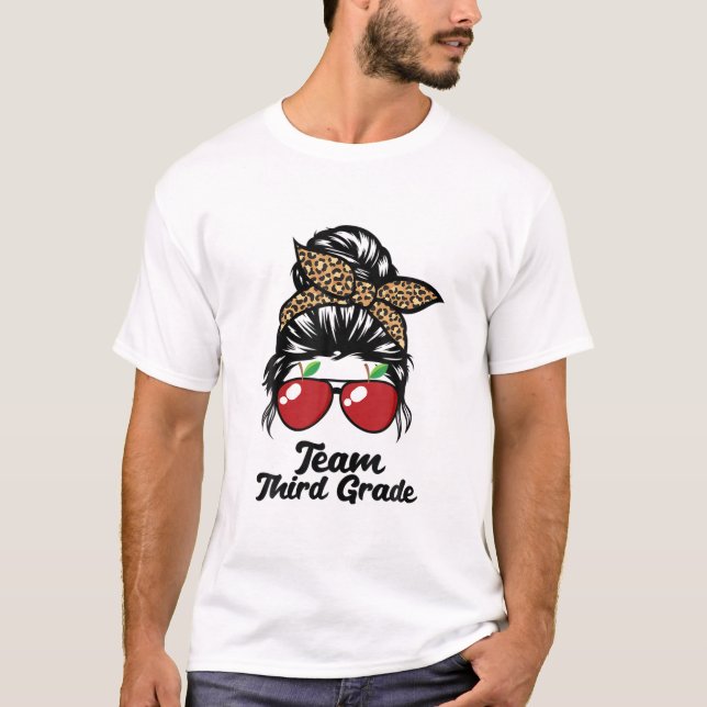 Team 3Rd Klass Sunglasses Classy Mamma Life Messy  T Shirt (Framsida)