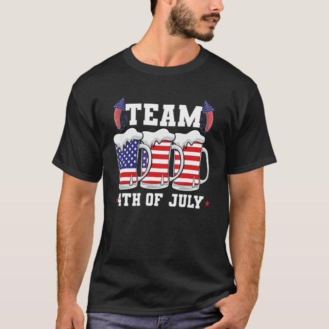 Team 4:e juli Amerika som dricker öl 1 T Shirt (Framsida)